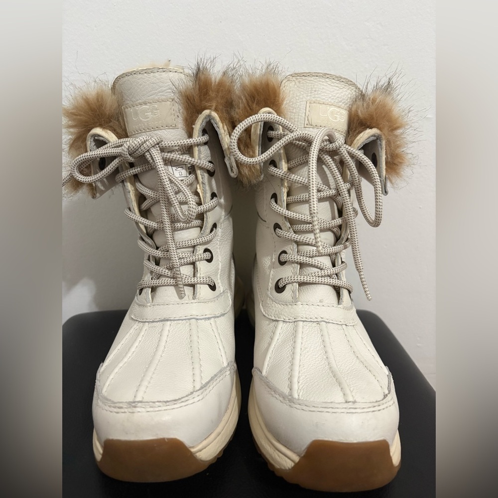 UGG Women's Cream and Tan Winter Boots - Picture 6 of 10